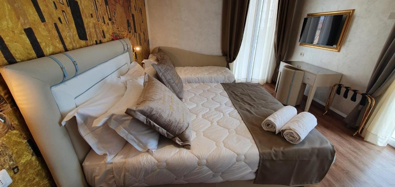 Amsterdam & Hotel 4*