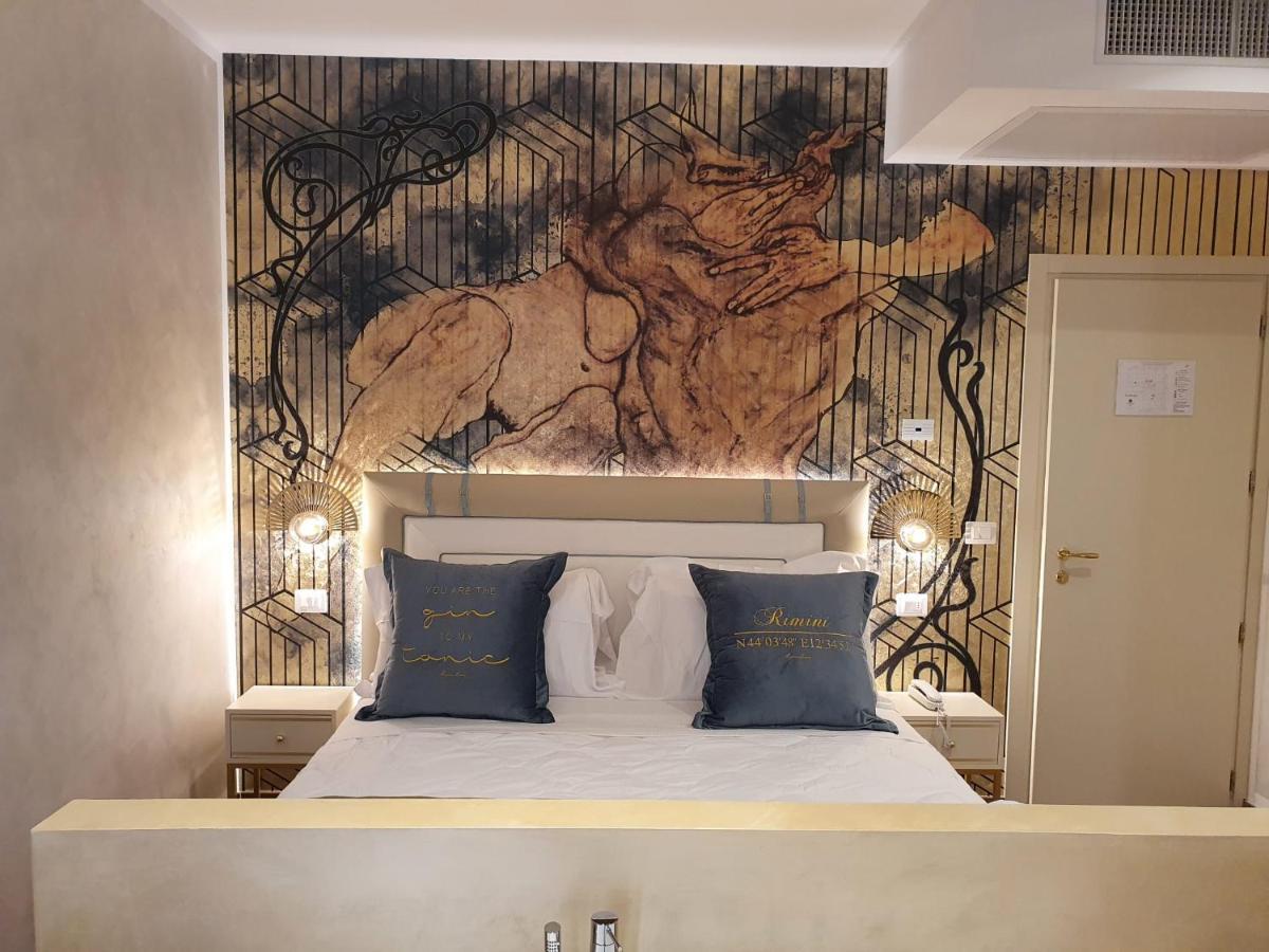 Amsterdam & Hotel 4*