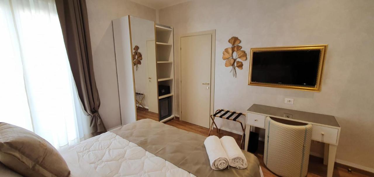 Amsterdam & Rimini