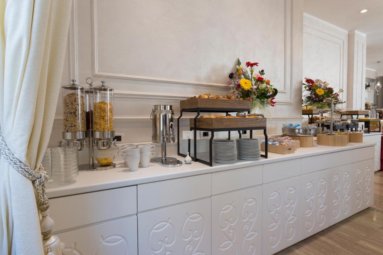 Hotel Amsterdam & 4*