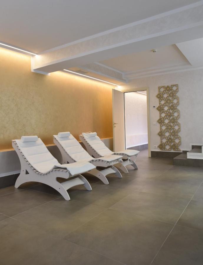 Hotel Amsterdam & 4*
