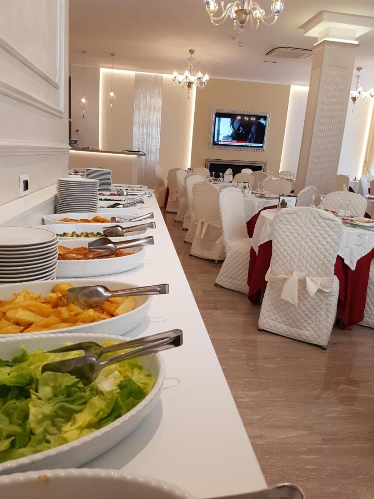 Amsterdam & Hotel 4*